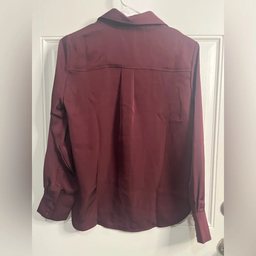 H&M satin collared long-sleeve Button Up shirt Burgundy/Maroon button-up blouse
